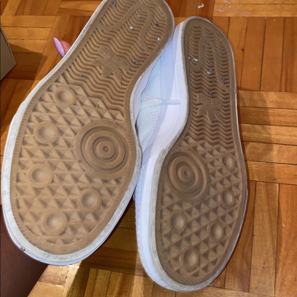 White sneaker - Picture 3 of 3